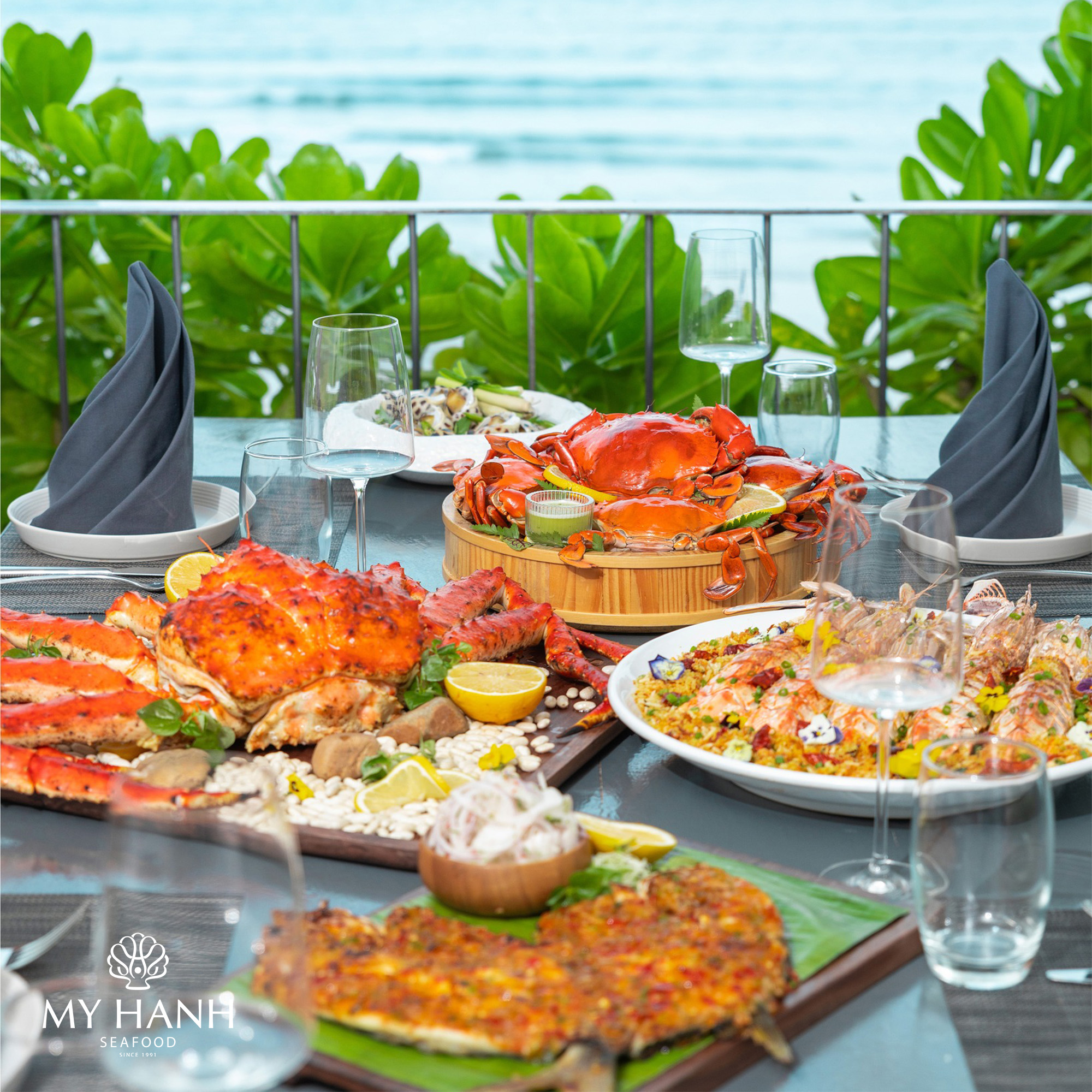 Thưởng thức hải sản trong không gian hướng biển tại My Hanh Seafood