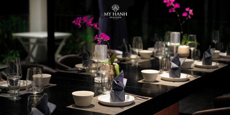 My Hanh Seafood - Nơi cảm xúc tiếp tục thăng hoa sau màn trình diễn ánh sáng